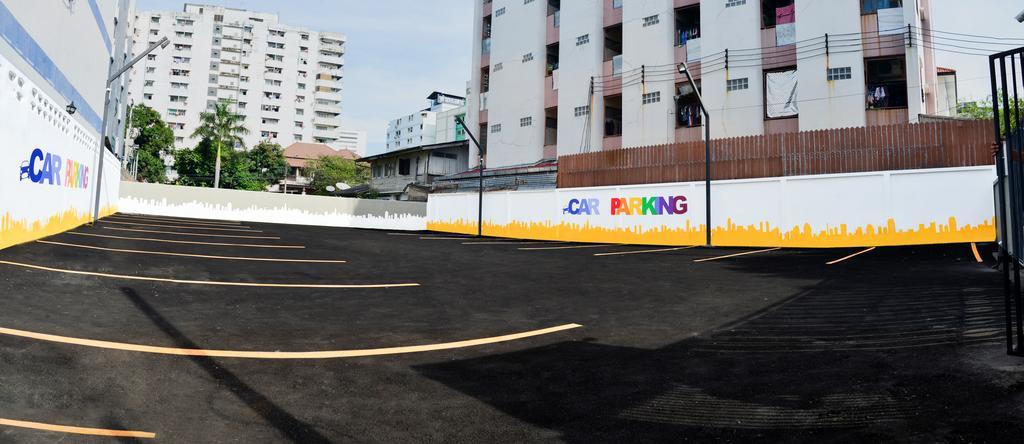 A18 Hotell Nonthaburi Exteriör bild